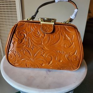 Patricia Nash NWT Crossbody w/top  handle. Style: Gracchi Satchel